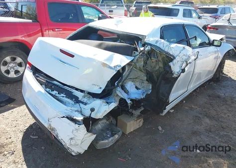 2019 Chrysler 300 300S из США, поврежденный, VIN 2C3CCABG1KH654125